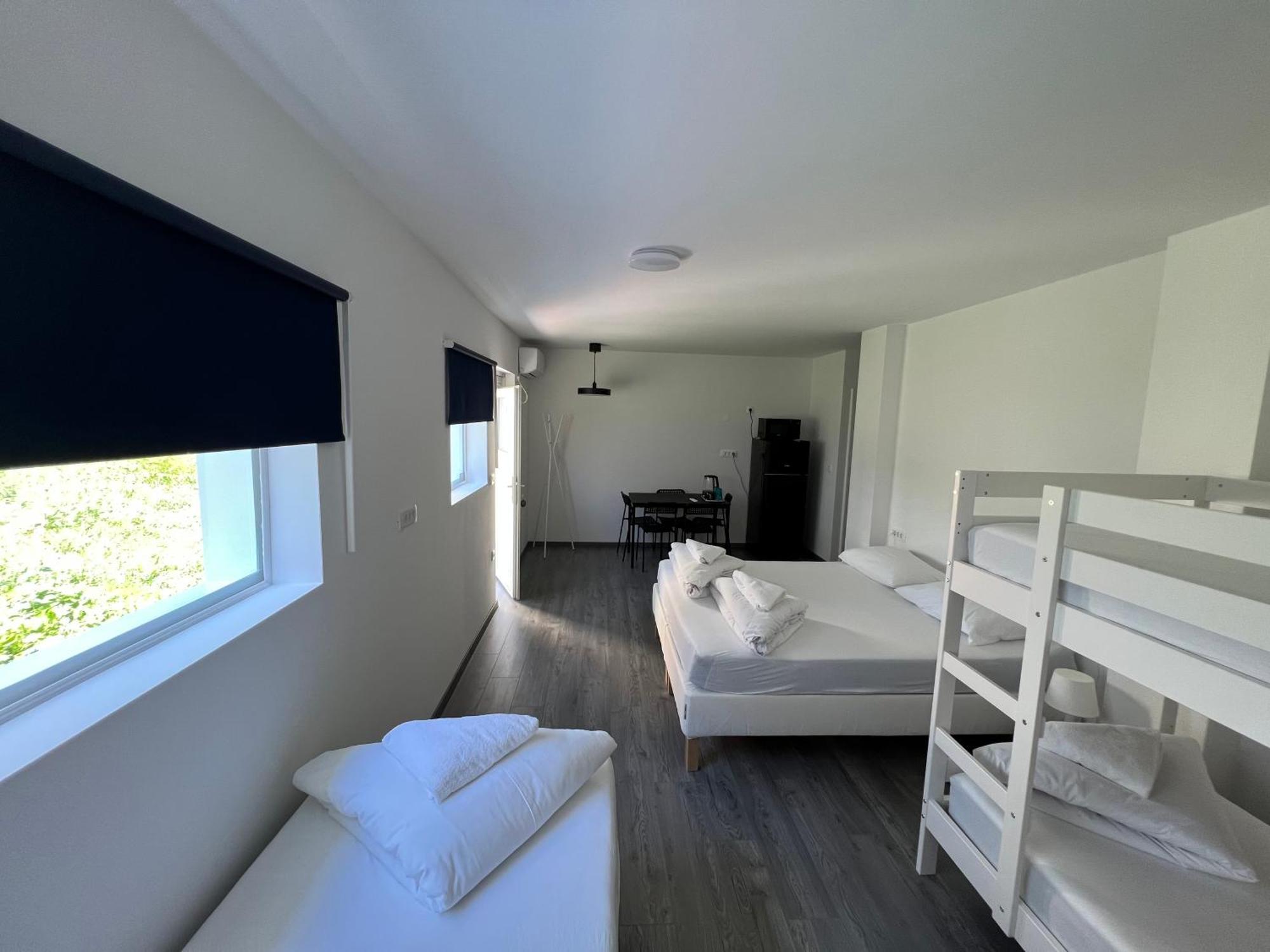 Lemonwood House 호텔 포스토이나 외부 사진