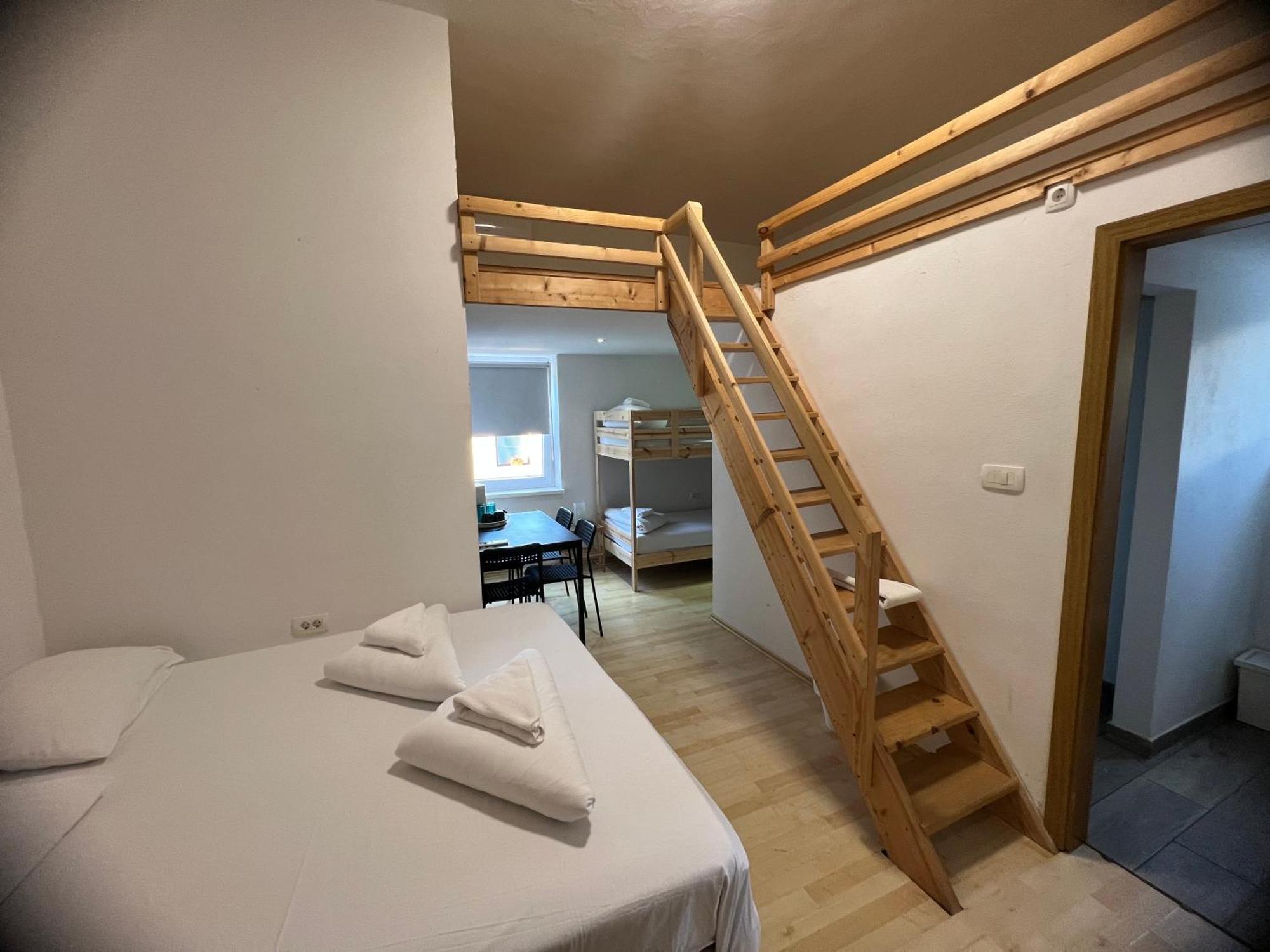 Lemonwood House 호텔 포스토이나 외부 사진