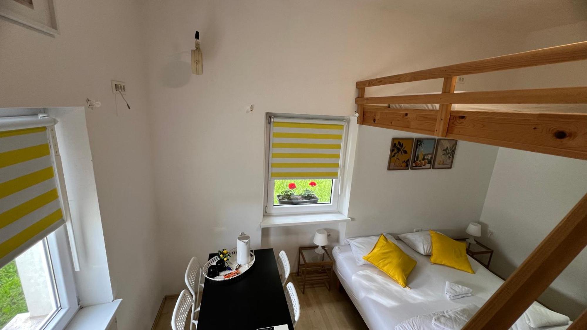 Lemonwood House 호텔 포스토이나 외부 사진
