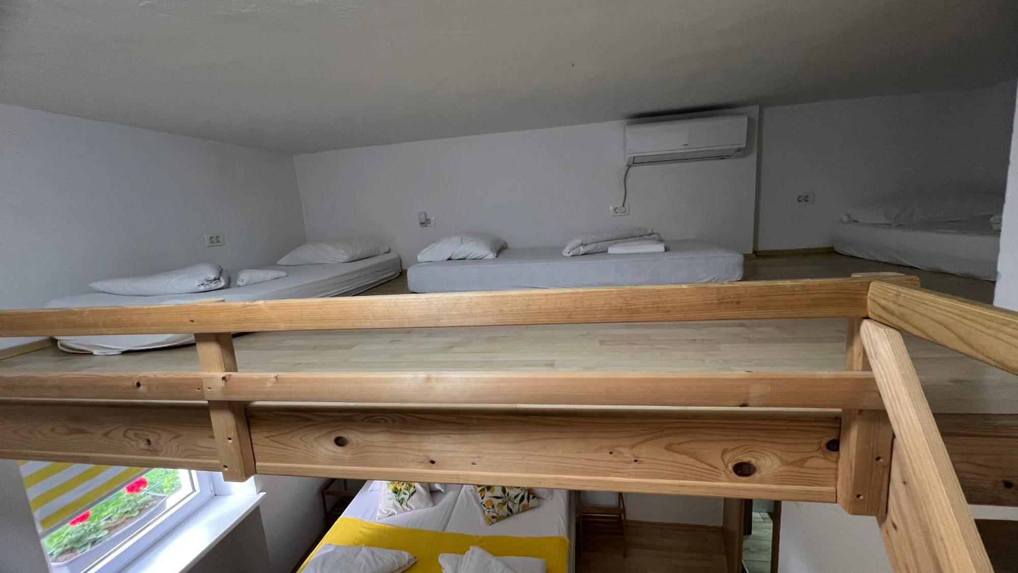 Lemonwood House 호텔 포스토이나 외부 사진