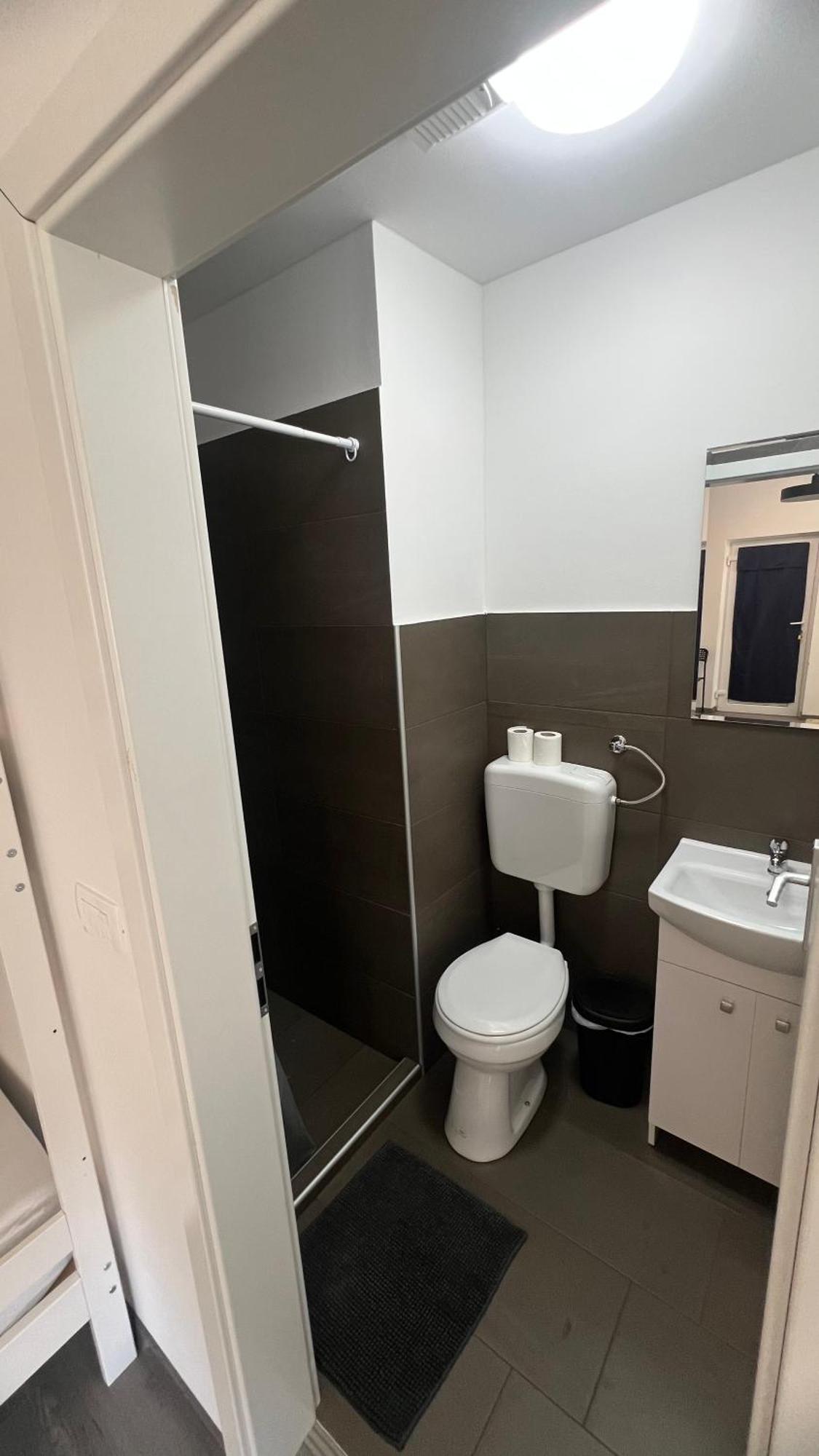Lemonwood House 호텔 포스토이나 외부 사진